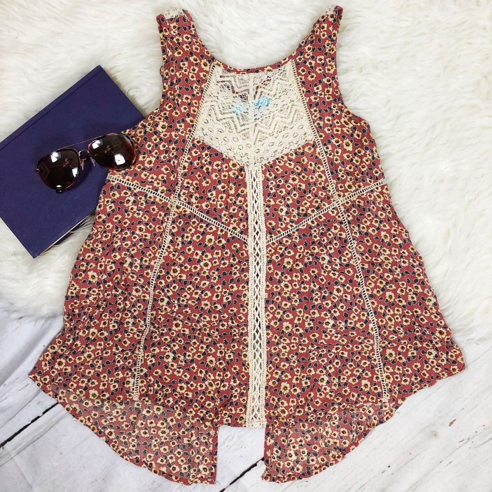 Stitchfix She+Sky slit back floral swing tank S